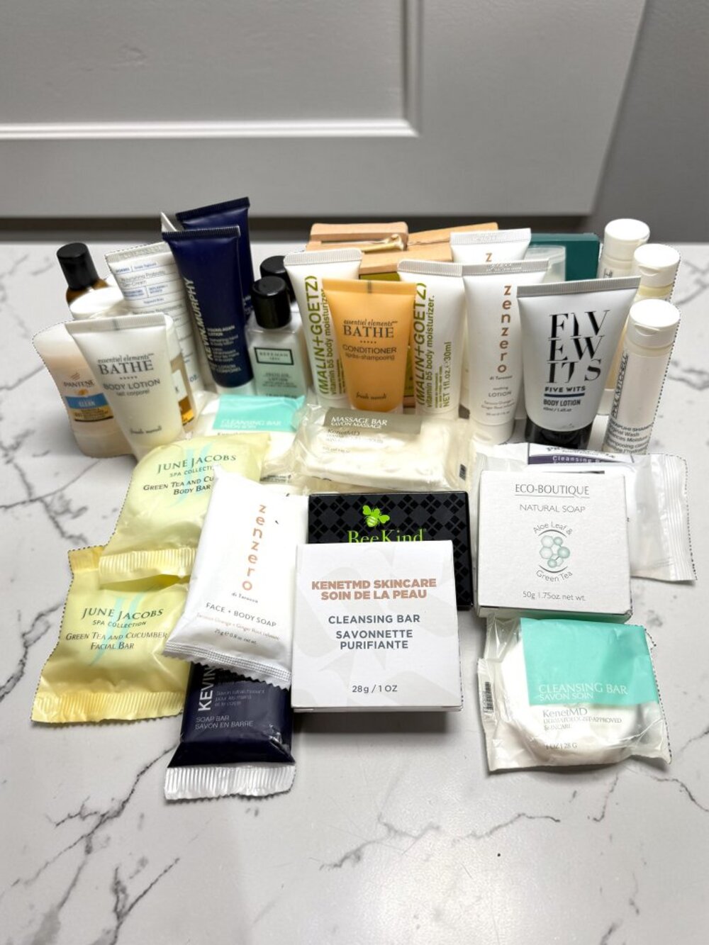Mixed Lot of Travel Sized Hotel Soaps/Shampoo/Conditioner/Bar Soap - 46 each